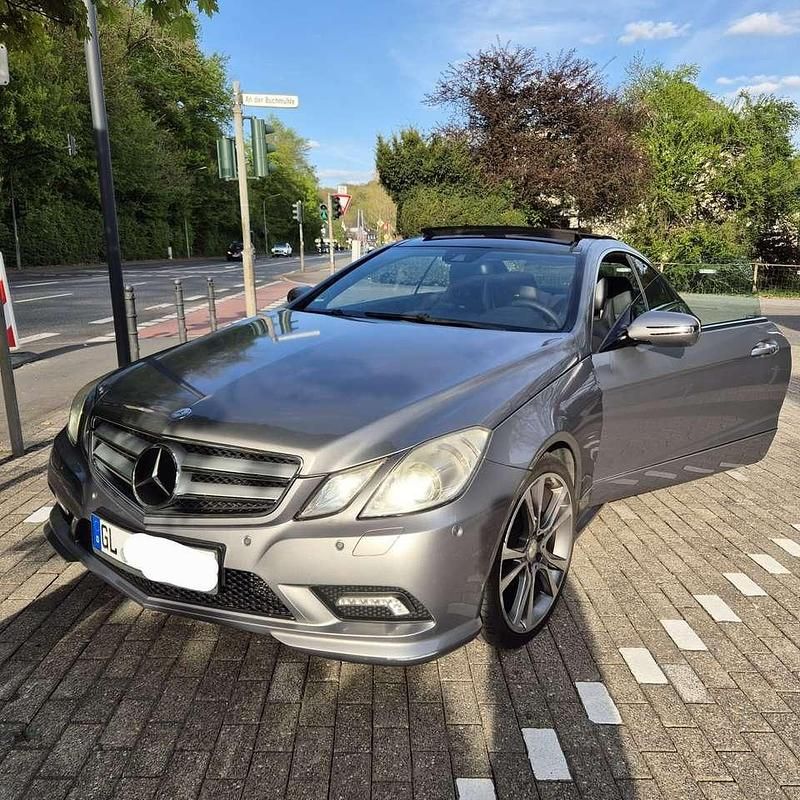 Gebraucht 2009 Mercedes E350 Elegance Coupé | 17.500 € - Bild 1/4