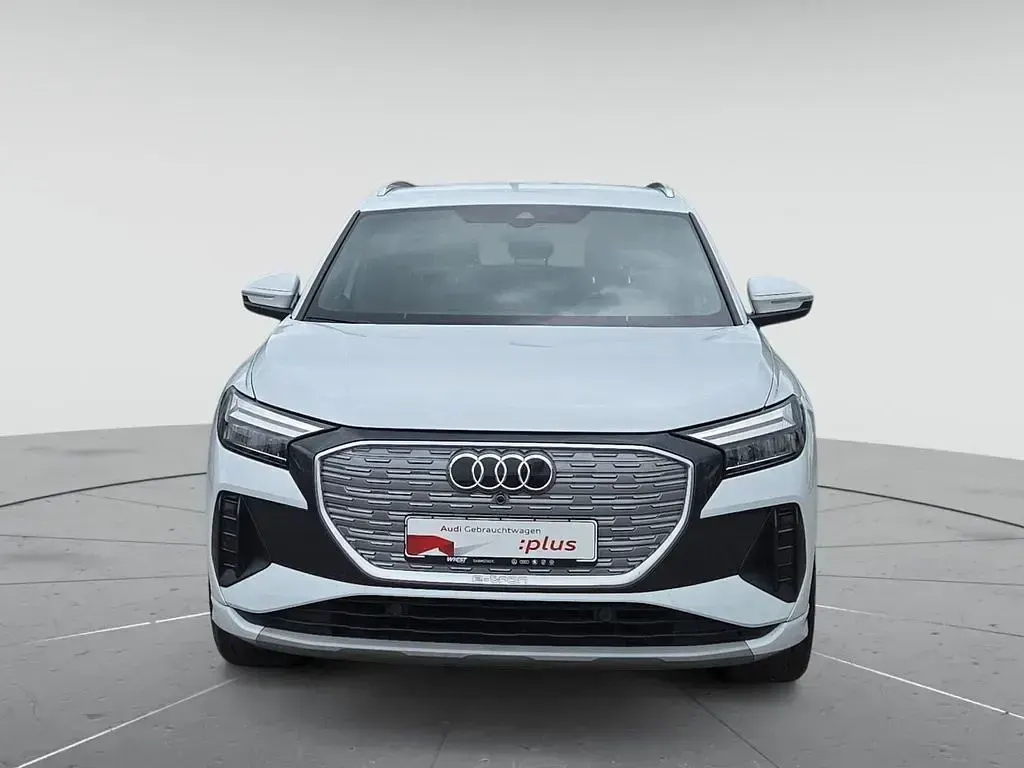 Używany Audi Q4 e-tron Advanced 194 kW (265 KM) 2023 Biały SUV