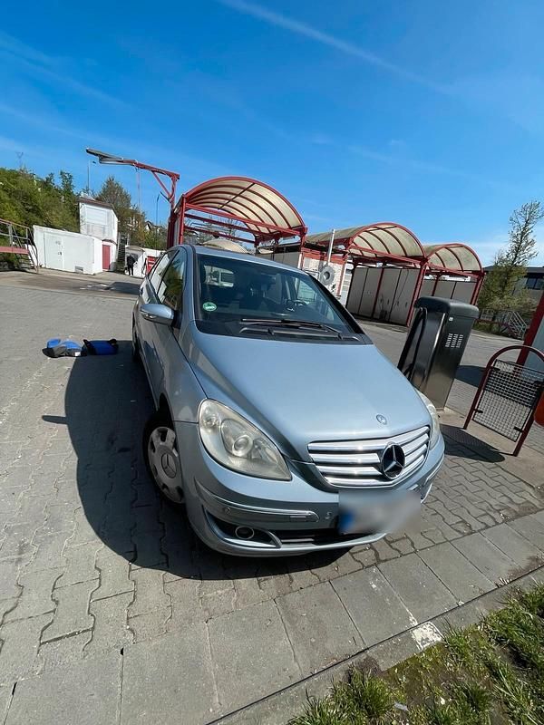 Gebraucht Mercedes B180 109 PS (80 kW) 2005 Schwarz Van / Kleinbus
