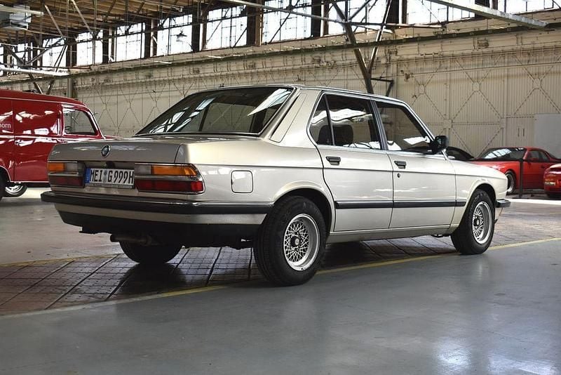 Gebraucht BMW 525 122 PS (89 kW) 1986 Beige Limousine