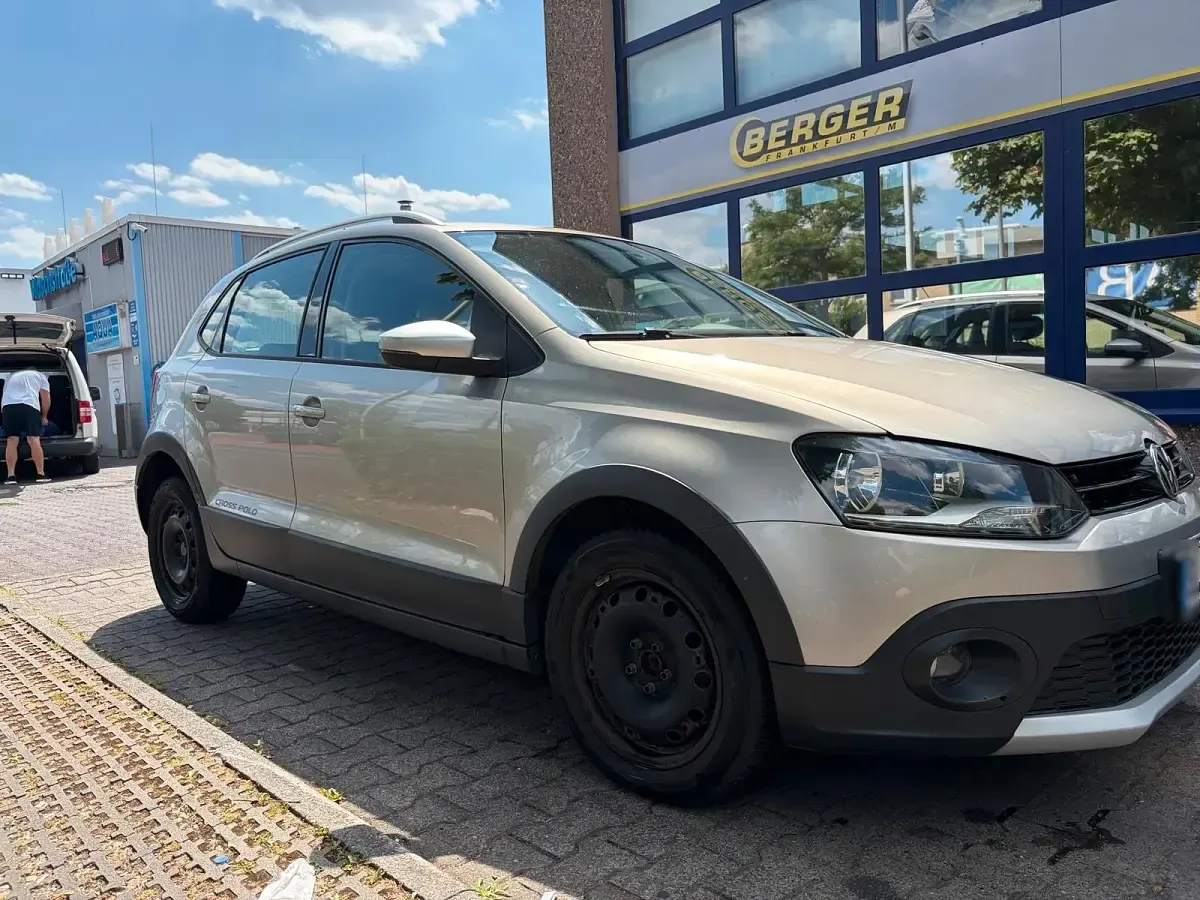 Gebraucht VW Polo Cross 105 PS (77 kW) 2012 Beige Kleinwagen