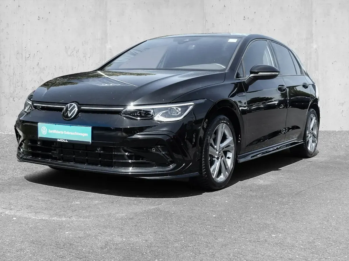 Gebraucht VW Golf VIII R-line 150 PS (110 kW) 2024 Grenadillschwarz (metallic) Limousine