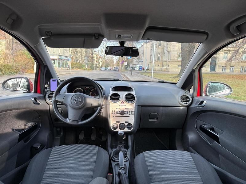 Usata Opel Corsa 60 CV (44 kW) 2009 Rosso Utilitaria