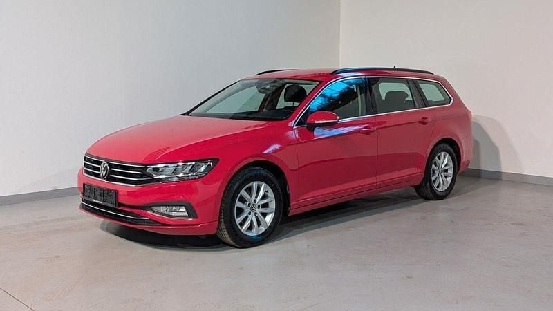 Gebraucht VW Passat Business 122 PS (89 kW) 2023 Rot Kombi