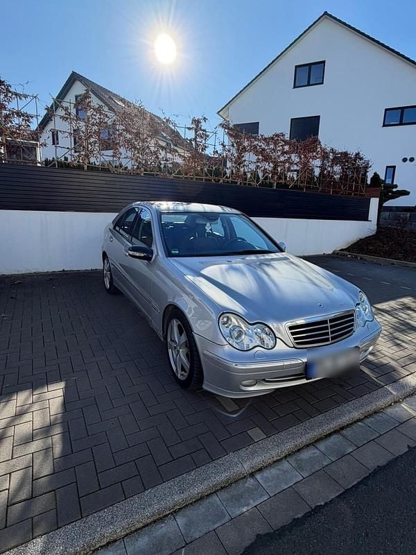 Gebraucht Mercedes C320 224 PS (164 kW) 2005 Silber Limousine