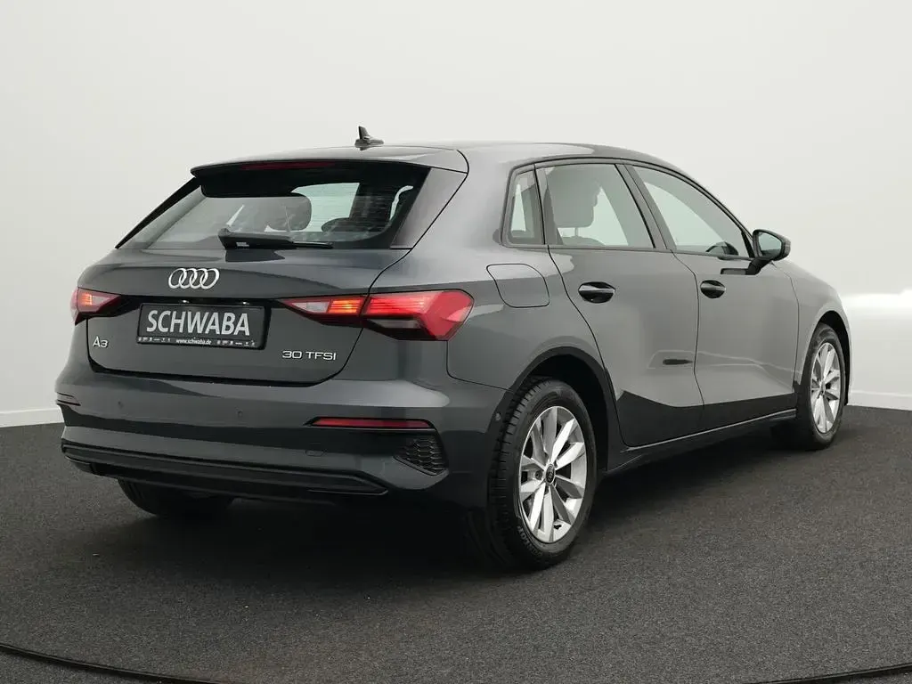 Gebraucht Audi A3 110 PS (80 kW) 2023 Grau Limousine