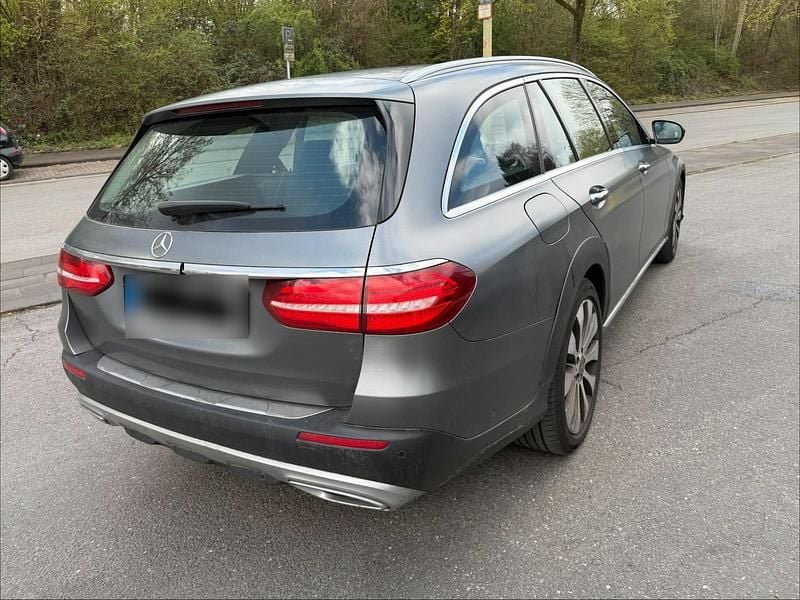 Gebraucht Mercedes E220 194 PS (142 kW) 2019 Grau Kombi