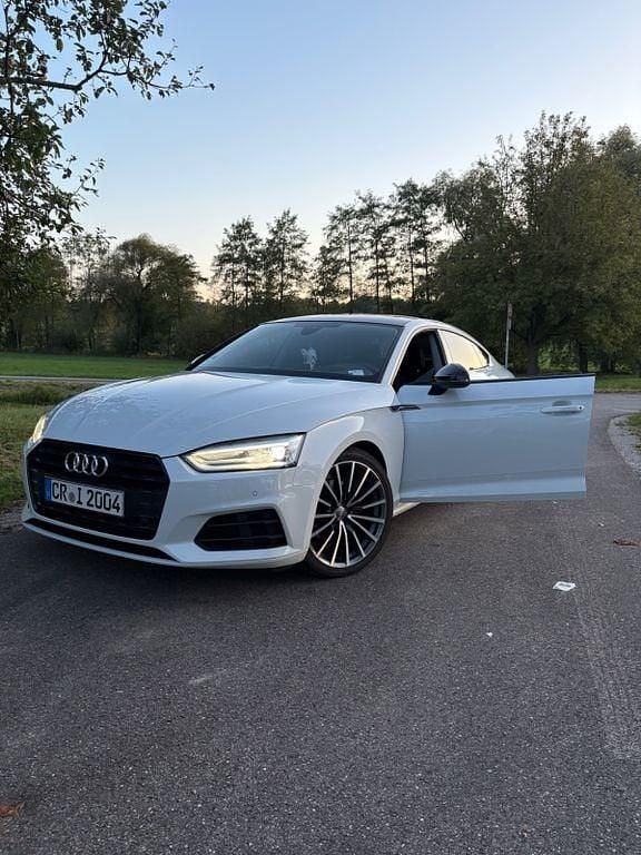 Weiß Gebraucht 2019 Audi A5 Sportback Sport Limousine | 22.999 € (Teuer) - Bild 1/4