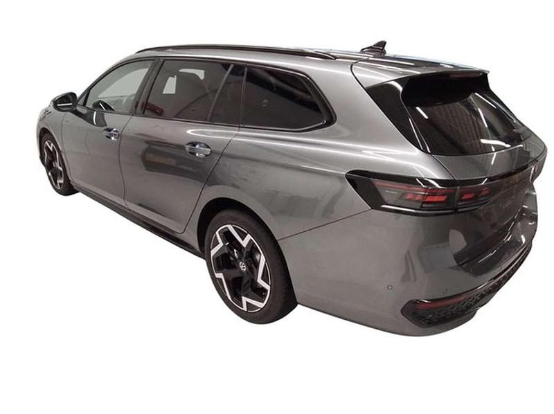 Gebraucht VW Passat R-line 193 PS (141 kW) 2025 Diabasgrau metallic Kombi