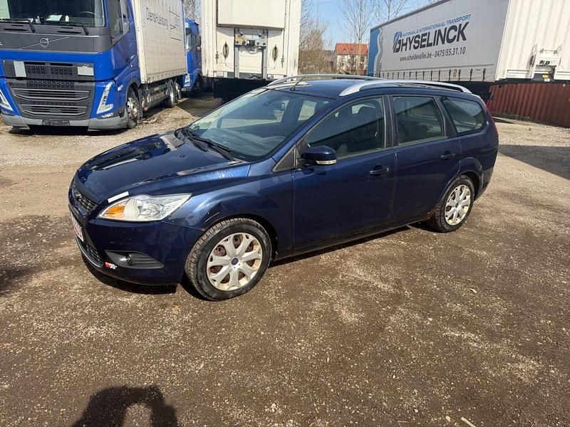 Gebraucht Ford Focus Ambiente 101 PS (74 kW) 2010 Blau Kombi