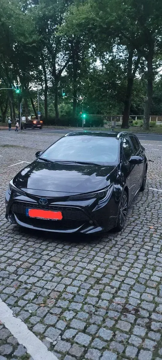 Gebraucht Toyota Corolla Team 122 PS (89 kW) 2021 Schwarz Kombi
