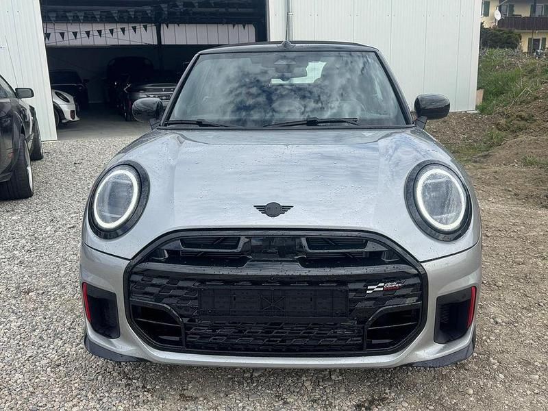 Neu Mini John Cooper Works Cabriolet 231 PS (169 kW) 2026 C6b melting silveriii metallic Cabrio