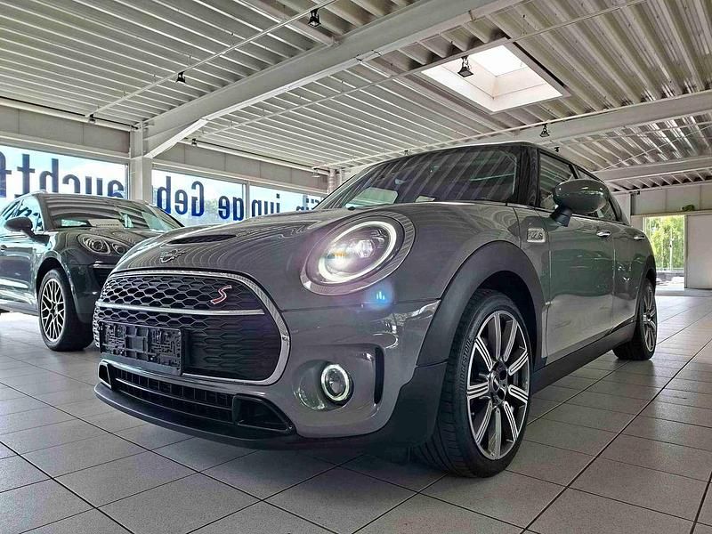 Moonwalk grey metallic Gebraucht 2022 Mini Cooper S Clubman Classic Kombi | 30.888 € (Etwas zu teuer) - Bild 1/4