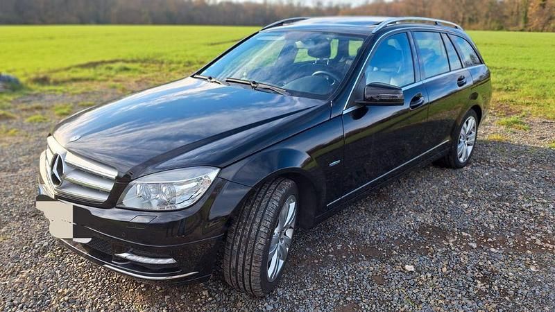 Schwarz Gebraucht 2011 Mercedes C200 Avantgarde Kombi | 11.999 € (Fairer Preis) - Bild 1/4