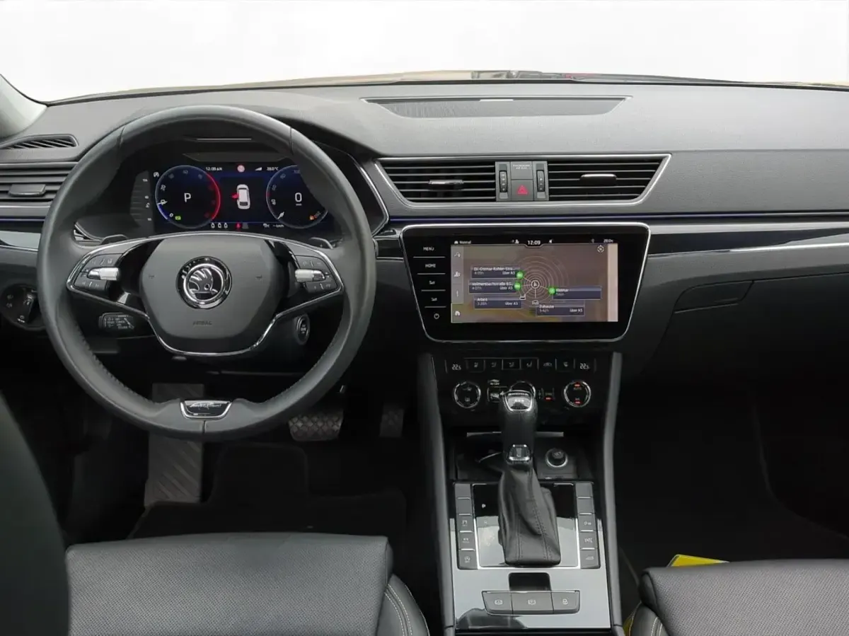 Gebraucht Skoda Superb LAURIN & KLEMENT 200 PS (147 kW) 2023 Graphitegrau metallic Kombi