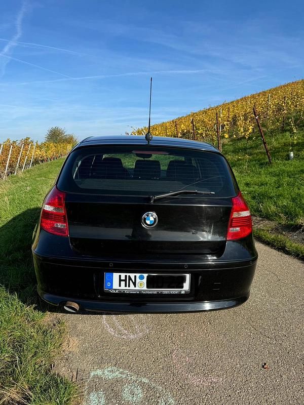 Second-hand BMW 116 116 CP (85 kW) 2010 Negru Hatchback