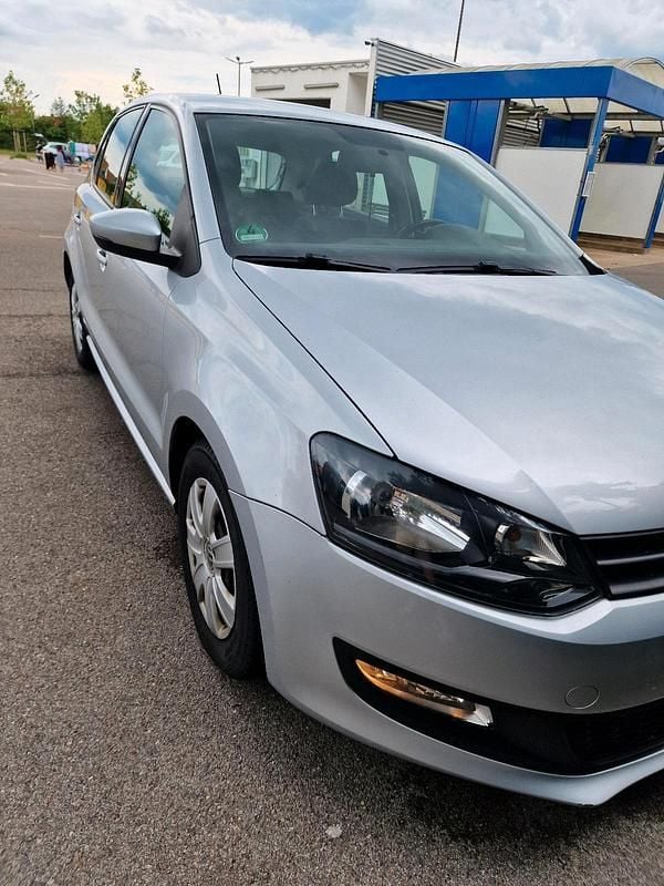 Gebraucht VW Polo 60 PS (44 kW) 2010 Grau Kleinwagen
