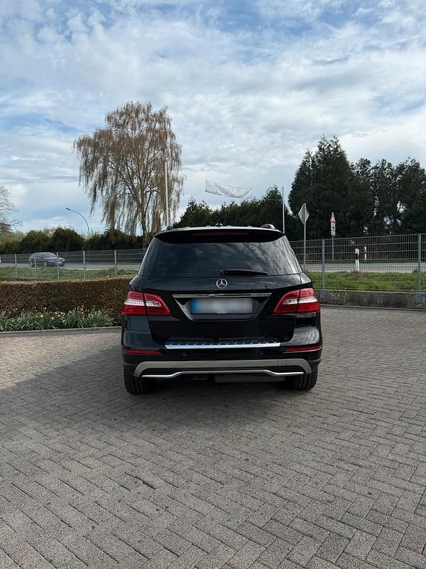 Gebraucht Mercedes 350 265 PS (194 kW) 2012 Schwarz SUV
