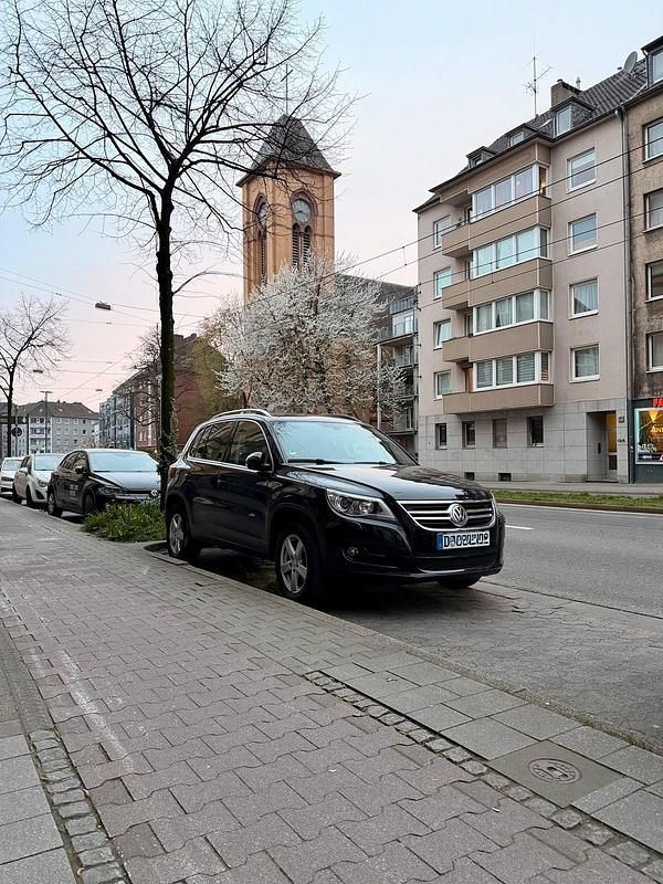 Gebraucht VW Tiguan 140 PS (102 kW) 2011 Schwarz SUV