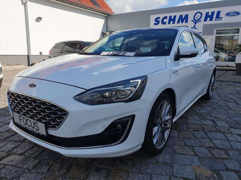 Frostweiß Gebraucht 2021 Ford Focus Vignale Limousine | 20.999 € - Bild 1/4