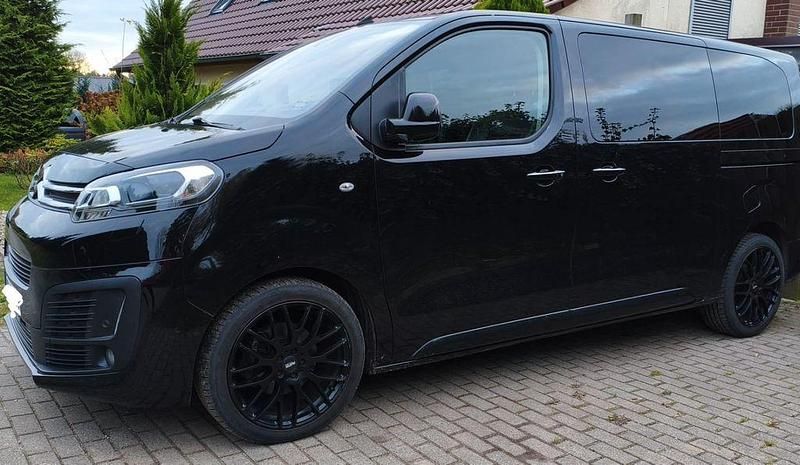 Schwarz Gebraucht 2018 Citroën Spacetourer Shine Van | 27.500 € (Fairer Preis) - Bild 1/4