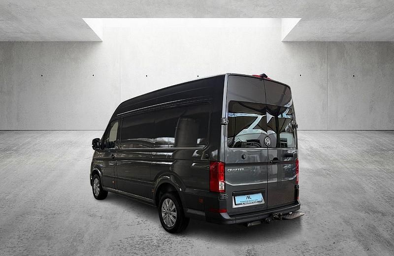 Gebraucht VW Crafter 139 PS (102 kW) 2020 Grau Van