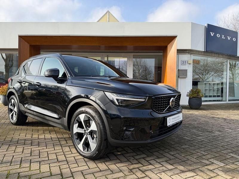 Gebraucht Volvo XC40 Plus 163 PS (119 kW) 2025 Schwarz SUV