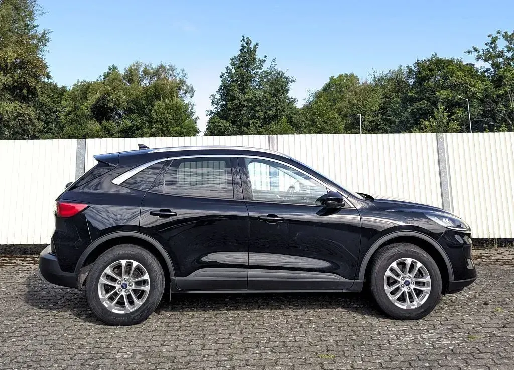 Gebraucht Ford Kuga Titanium 190 PS (139 kW) 2022 Schwarz SUV