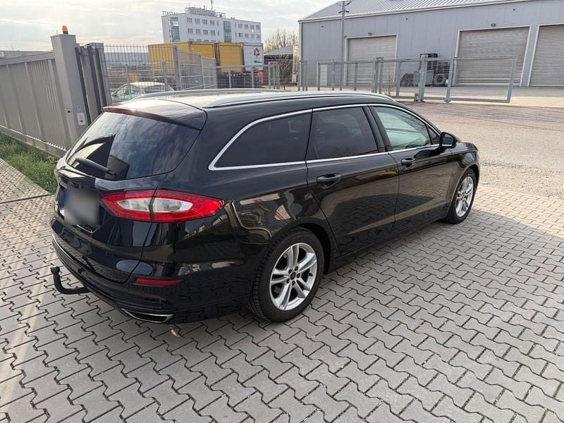 Gebraucht Ford Mondeo Titanium 179 PS (131 kW) 2016 Schwarz Kombi