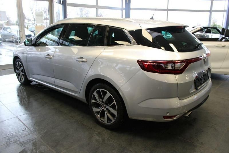 Gebraucht Renault Mégane IV Bose Edition 132 PS (97 kW) 2018 Silber Limousine