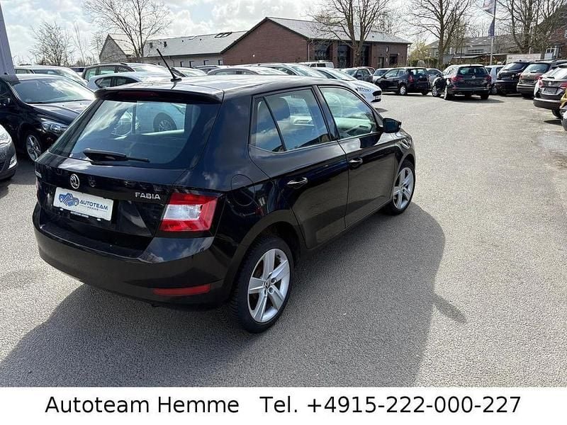 Gebraucht Skoda Fabia Active 75 PS (55 kW) 2019 Schwarz Limousine