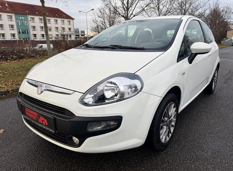 Polarweiß Gebraucht 2011 Fiat Punto Evo Kleinwagen | 5.900 € (Teuer) - Bild 1/4