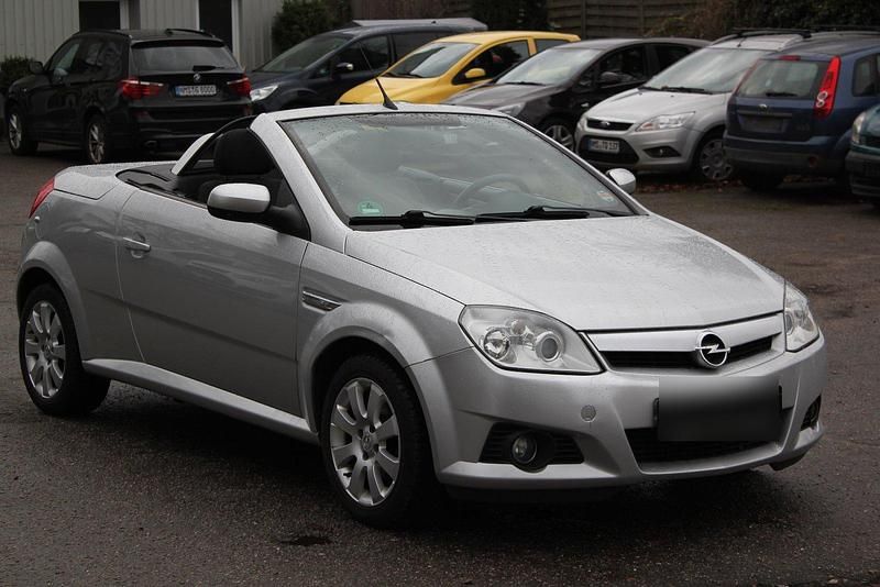 Gebraucht Opel Tigra Basis 125 PS (91 kW) 2004 Silber Cabrio