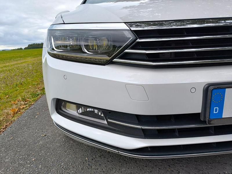 Gebraucht VW Passat 190 PS (139 kW) 2019 Weiß Kombi