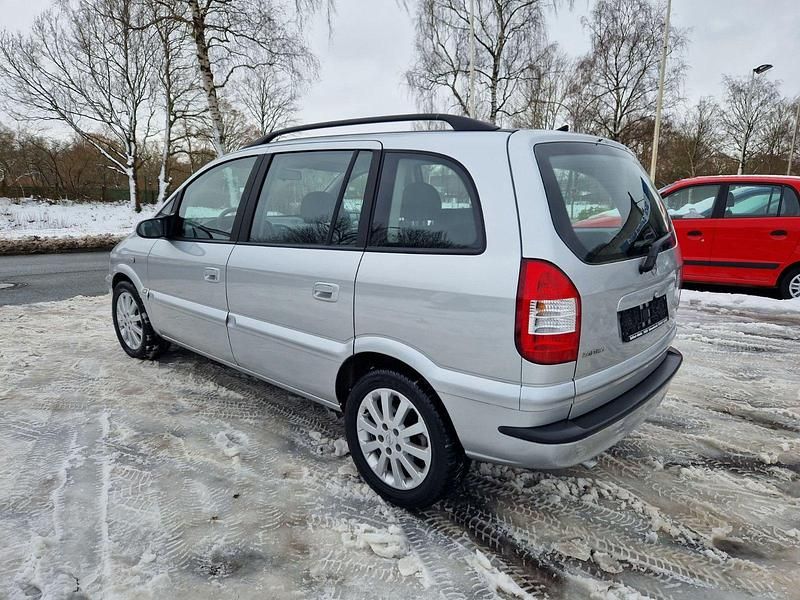 Gebraucht Opel Zafira Njoy 147 PS (108 kW) 2005 Silber Van / Kleinbus