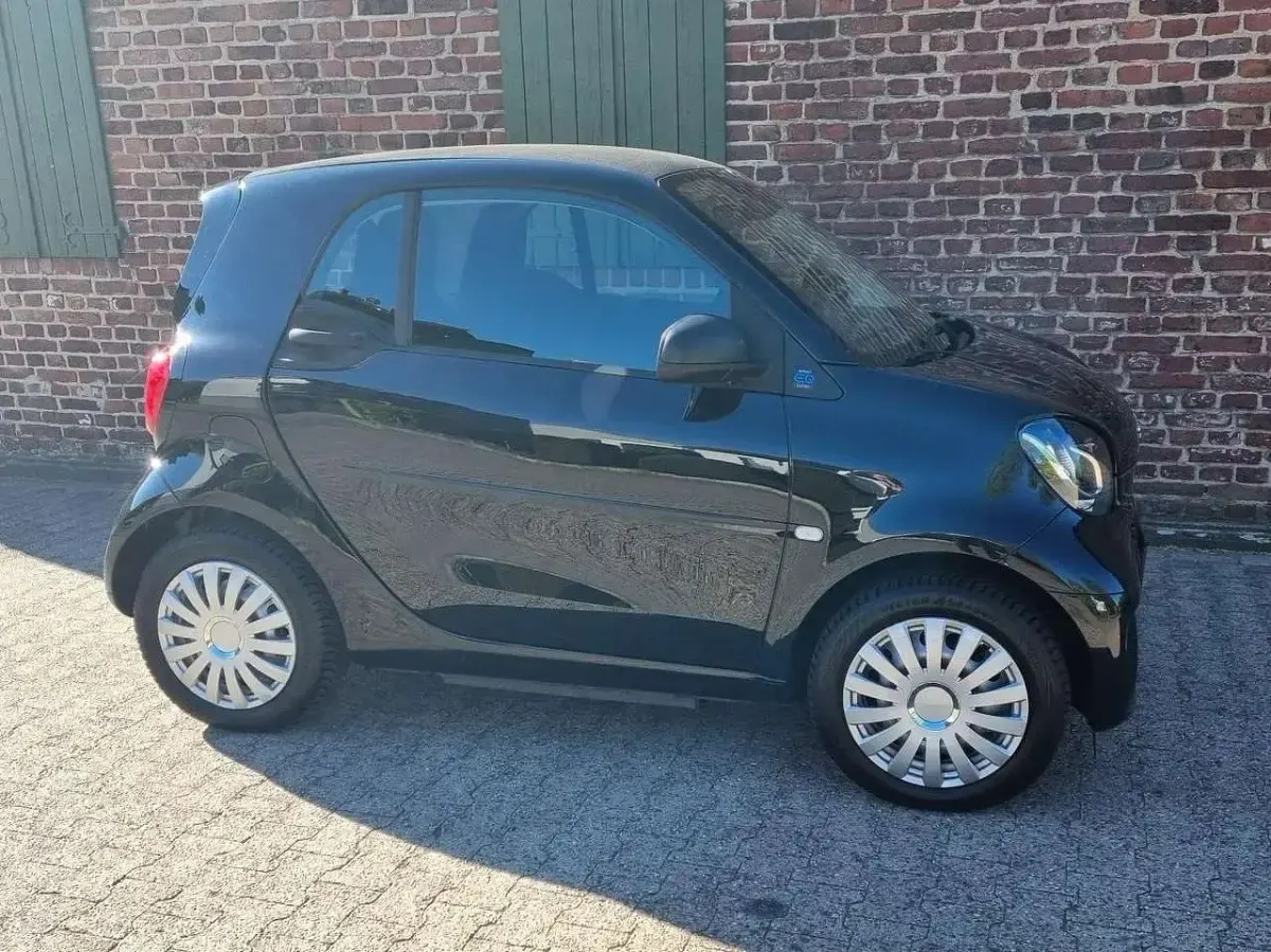 Gebraucht Smart ForTwo Coupé 60 kW (82 PS) 2021 Tridion in black Coupé