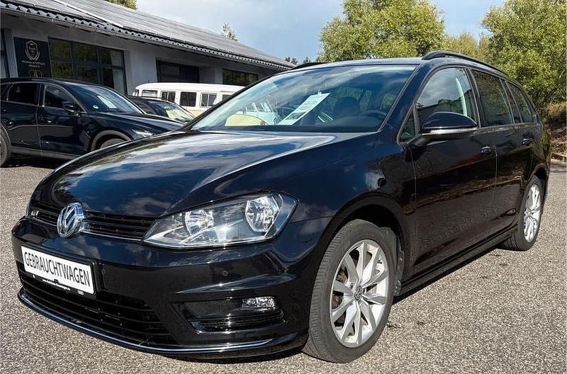 Deep black perleffekt Gebraucht 2016 VW Golf VII Comfortline Kombi | 7.900 € (Guter Preis) - Bild 1/4