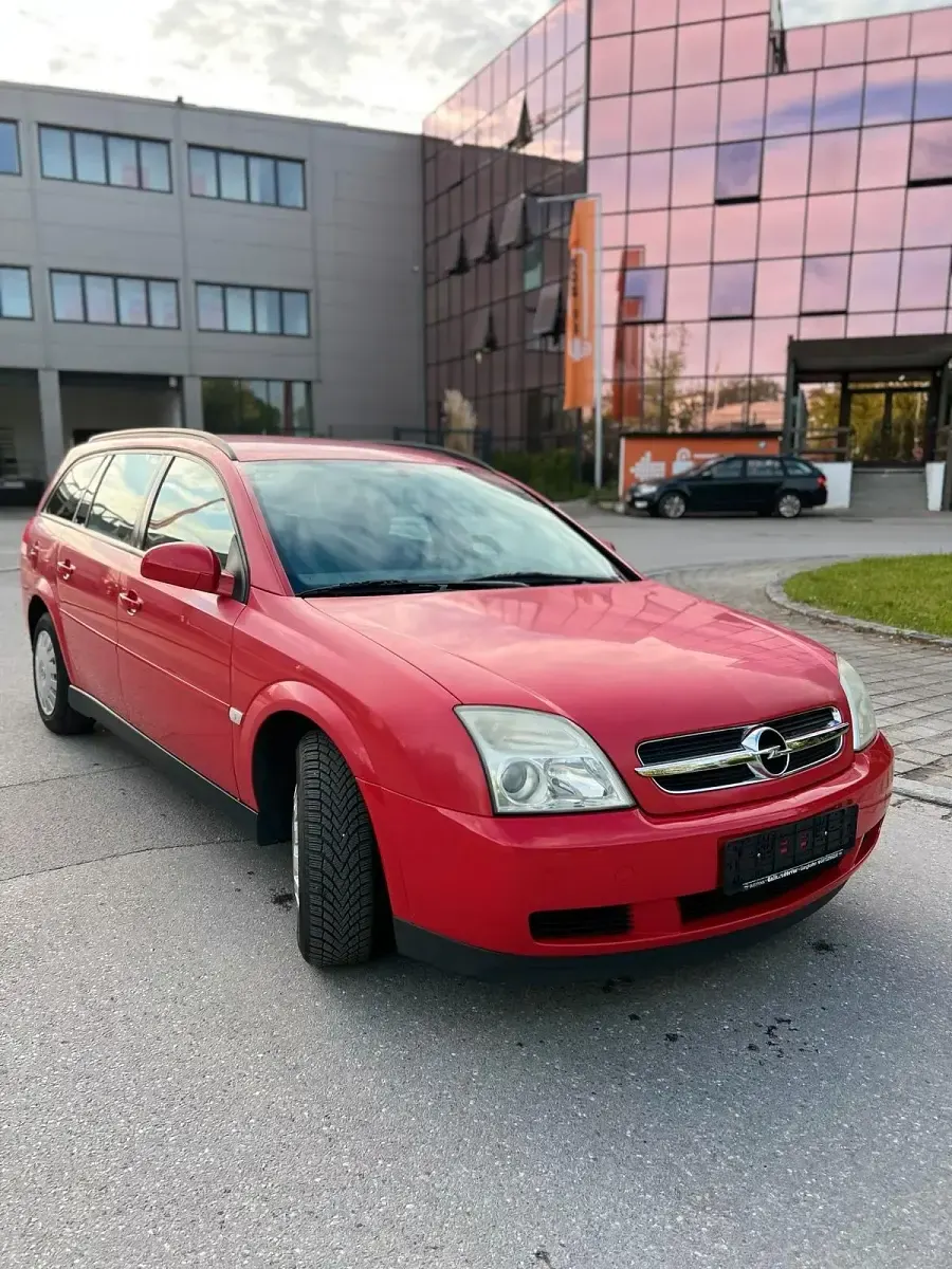 Begagnad Opel Vectra 122 HK (89 kW) 2004 Röd Kombi