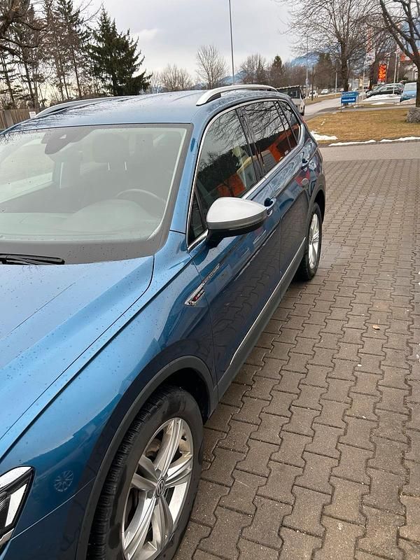 Gebraucht VW Tiguan Allspace 150 PS (110 kW) 2019 Blau SUV