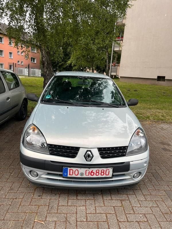 Silber Gebraucht 2005 Renault Clio II Kleinwagen | 1.850 € (Superpreis) - Bild 1/4