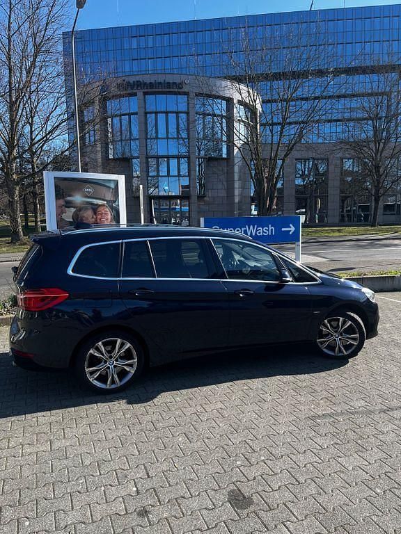 Gebraucht BMW 220 Gran Tourer Luxury Line 190 PS (139 kW) 2018 Blau Van / Kleinbus