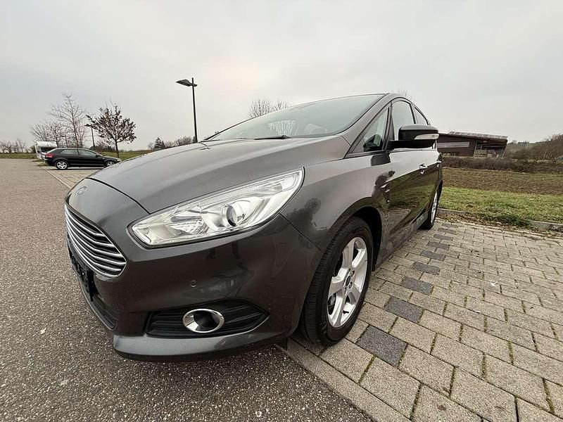 Gebraucht Ford S-MAX Business Edition 150 PS (110 kW) 2016 Magneticgrau (metallic) Van / Kleinbus