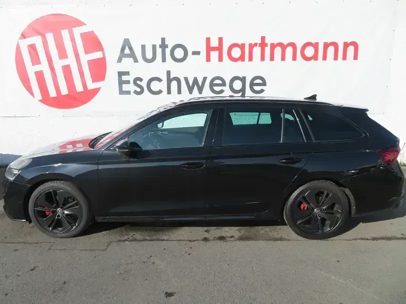 Gebraucht Skoda Octavia RS 200 PS (147 kW) 2023 Schwarz magic perleffekt Kombi