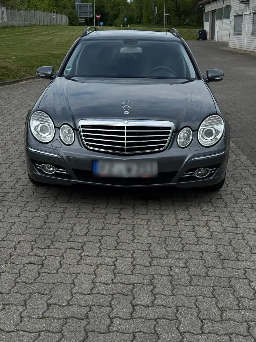 Gebraucht Mercedes E220 170 PS (125 kW) 2007 Grau Kombi