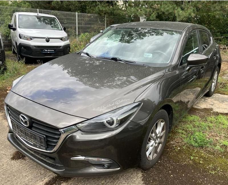 Grau Gebraucht 2017 Mazda 3 Exclusive-Line Limousine | 8.999 € (Guter Preis) - Bild 1/4