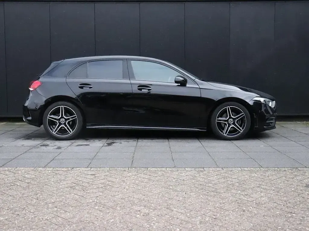 Gebraucht Mercedes A160 AMG line 109 PS (80 kW) 2020 Schwarz Limousine
