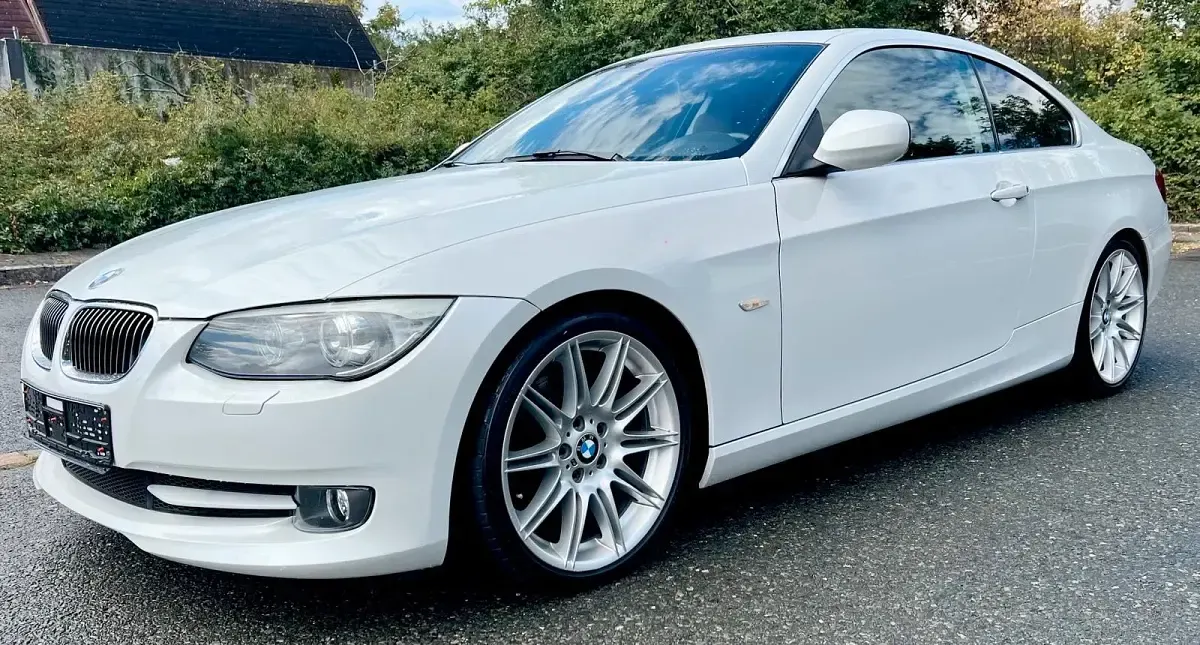 Gebraucht BMW 335 306 PS (225 kW) 2011 Weiß Coupé