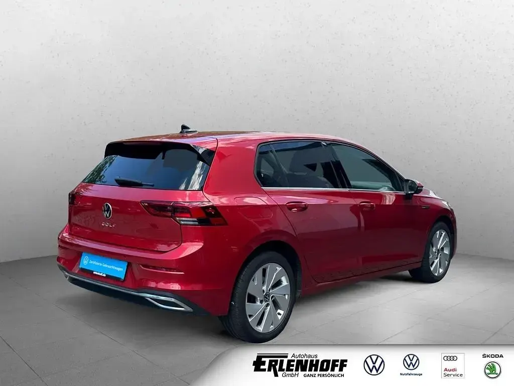 Gebraucht VW Golf VIII Style 150 PS (110 kW) 2022 Rot Limousine