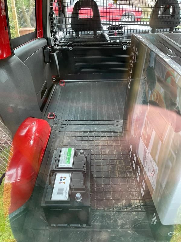 Usata Opel Combo 75 CV (55 kW) 2011 Rosso Monovolume