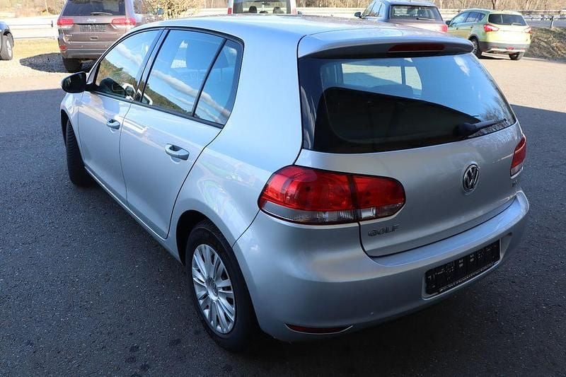 Gebraucht VW Golf VI Trendline 102 PS (75 kW) 2010 Silber Kleinwagen